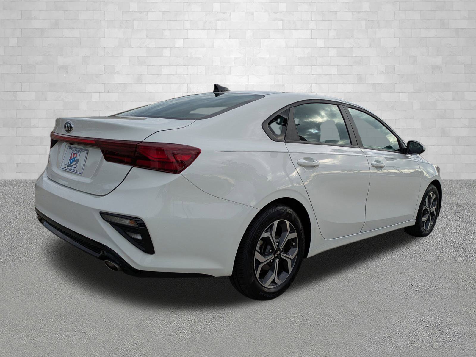 Used 2021 Kia Forte LXS image 2