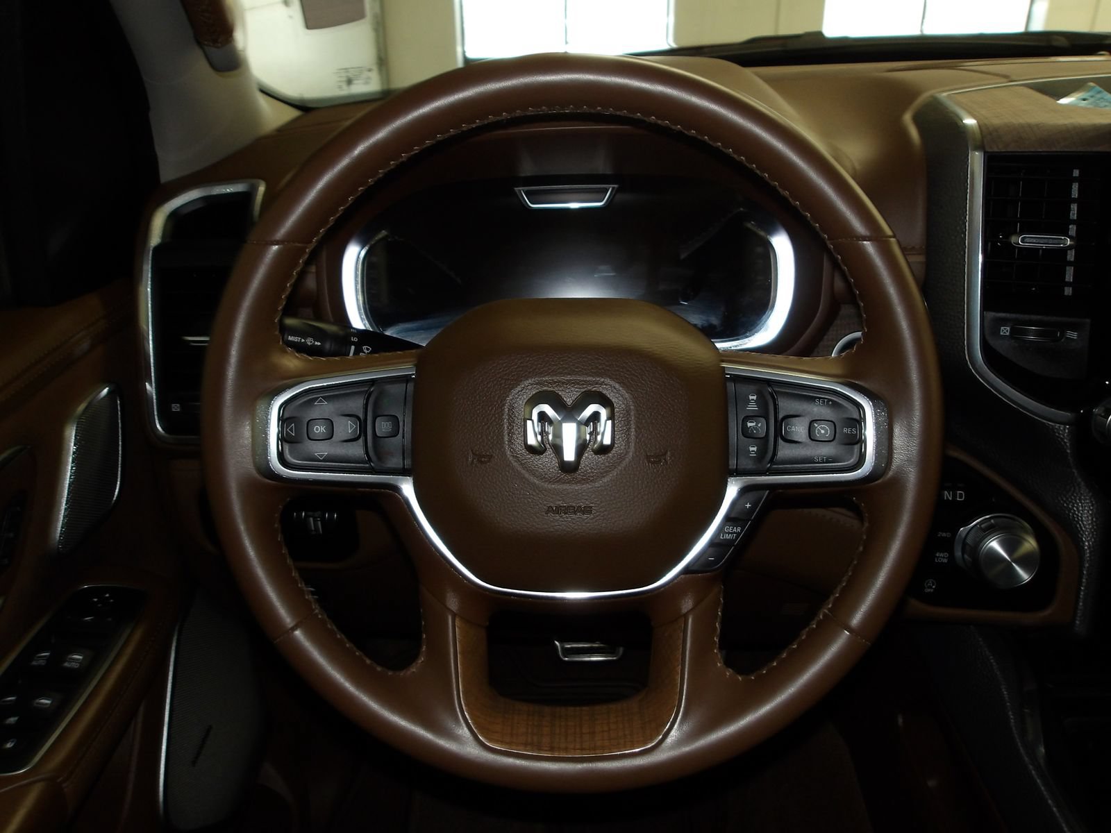 Used 2023 RAM 1500 Limited AWD/4WD image 13