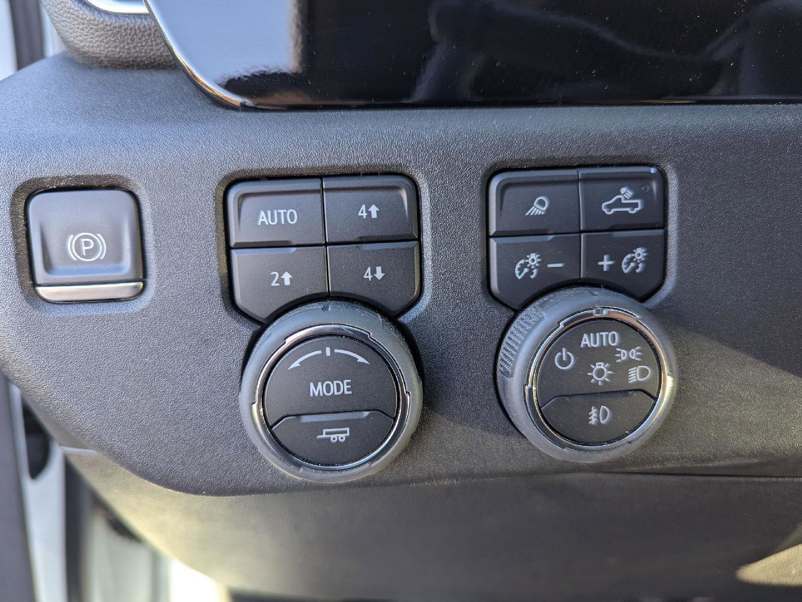 Certified 2024 Chevrolet Silverado 2500 LTZ w/ LTZ Convenience Package image 24