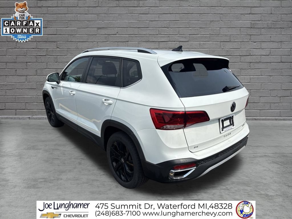 Used 2022 Volkswagen Taos SE w/ Panoramic Sunroof Package AWD/4WD image 6