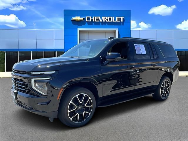 Used 2025 Chevrolet Suburban RST w/ Comfort Package AWD/4WD image 7