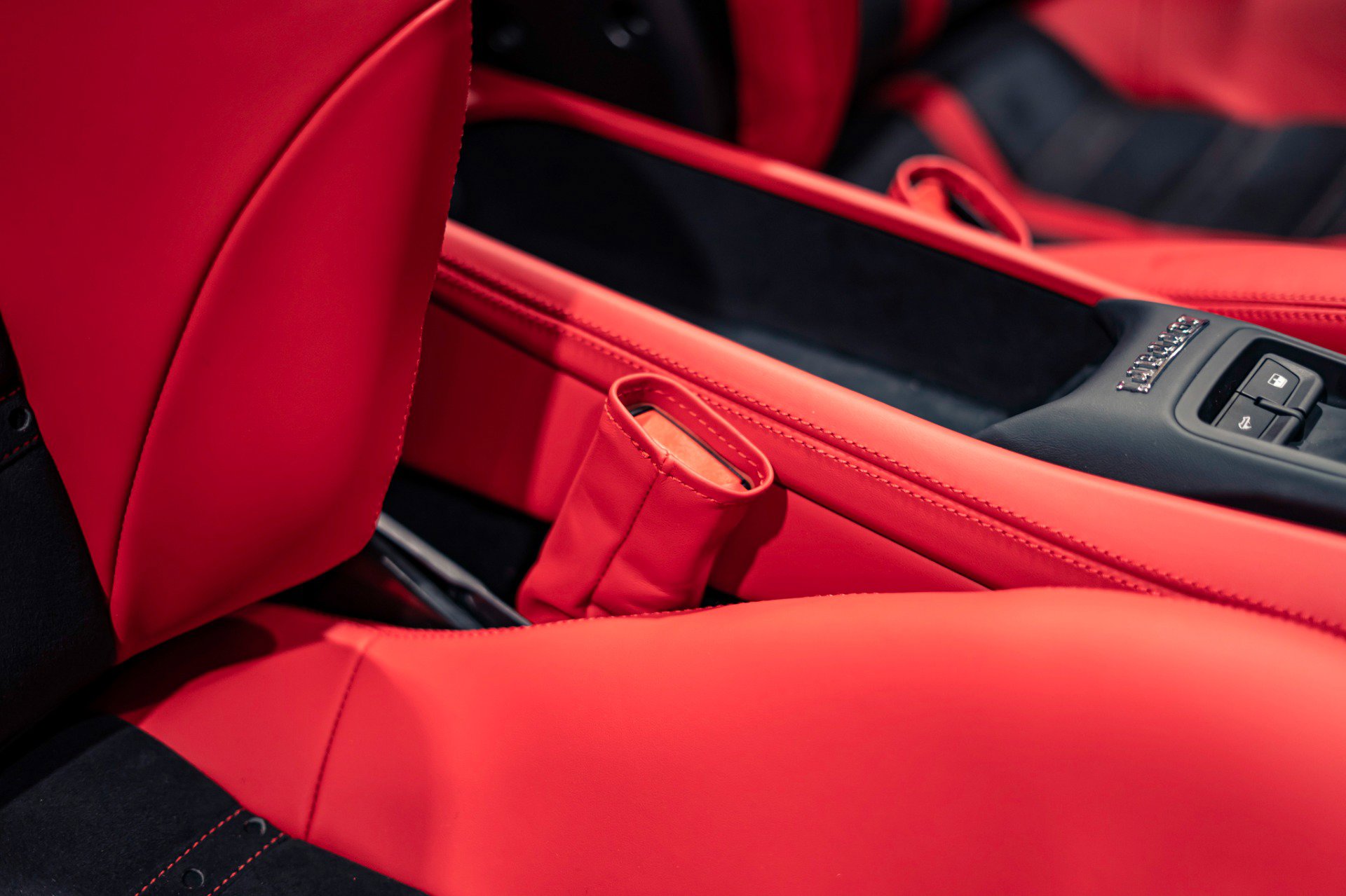 Used 2023 Ferrari F8 Tributo RWD image 38