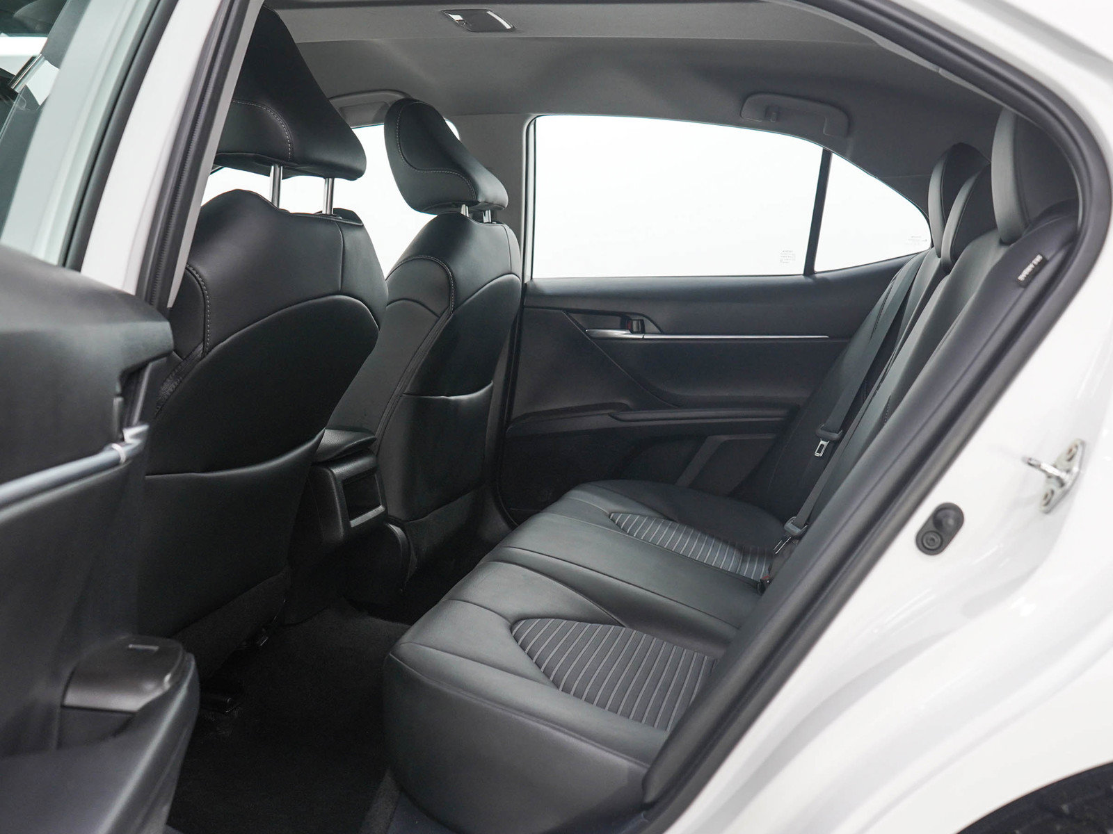 Used 2023 Toyota Camry SE FWD image 18