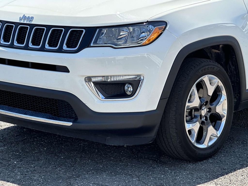 Used 2018 Jeep Compass Limited AWD/4WD image 8