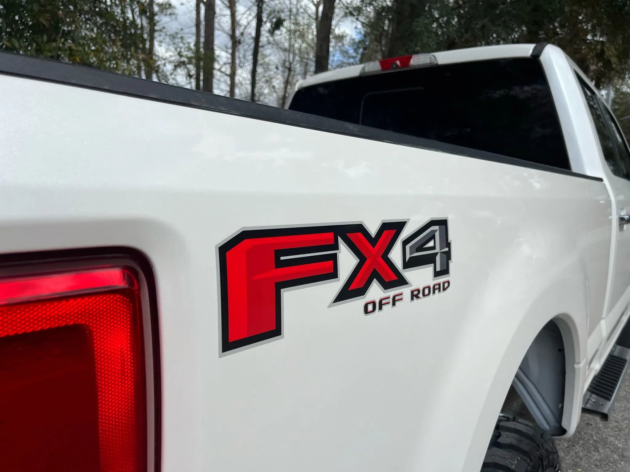 Used 2019 Ford F250 Lariat w/ Lariat Ultimate Package AWD/4WD image 14