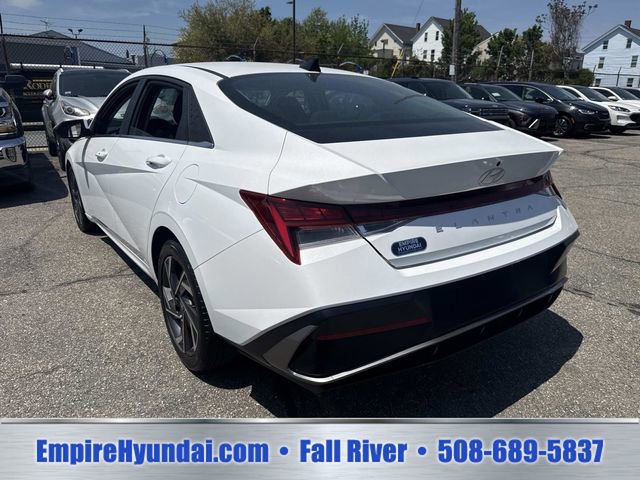 Used 2024 Hyundai Elantra SEL w/ Convenience Package FWD image 7