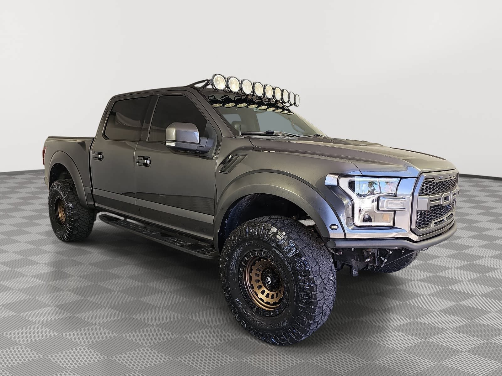 Used 2018 Ford F150 Raptor w/ Equipment Group 802A Luxury AWD/4WD image 2