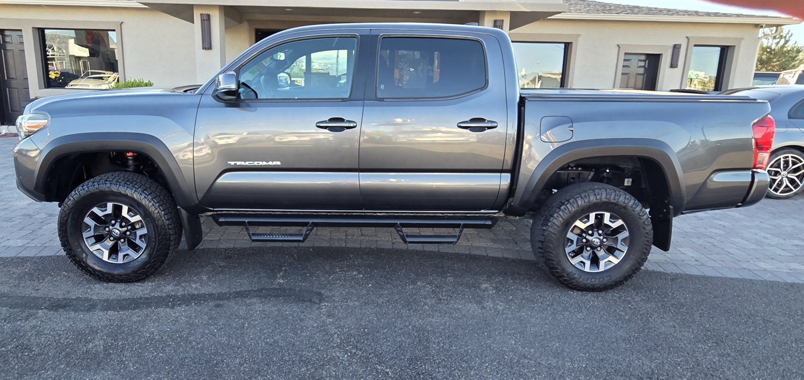 Used 2016 Toyota Tacoma TRD Off-Road AWD/4WD image 8