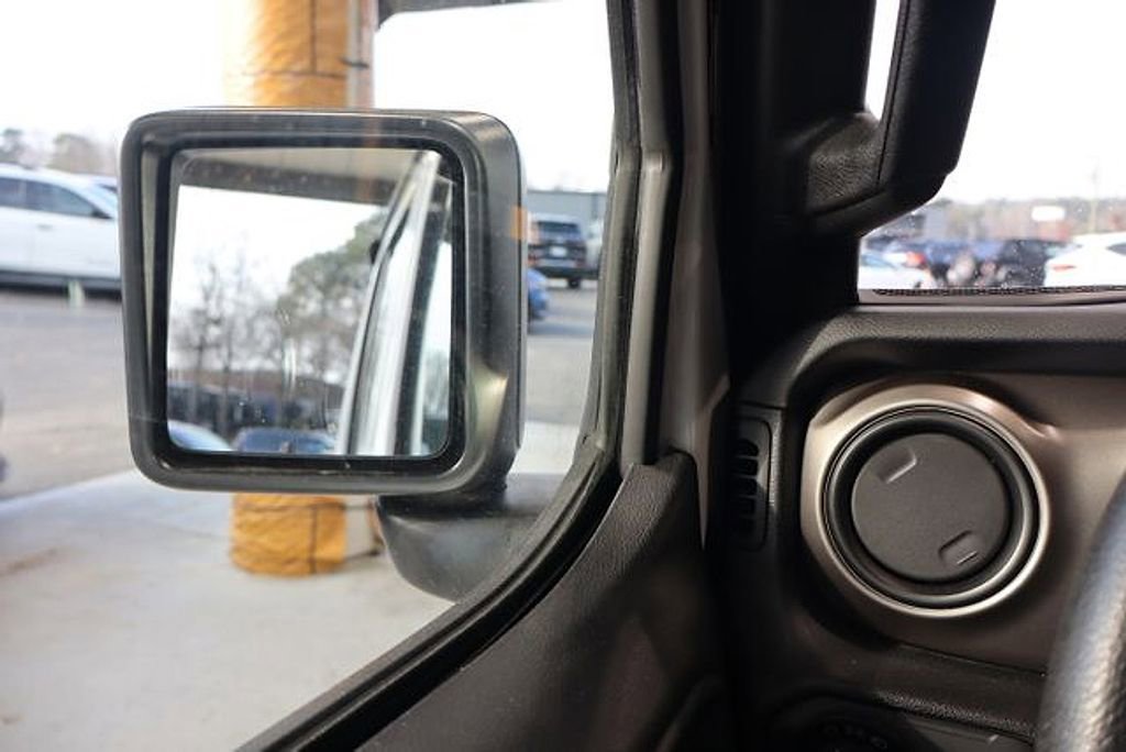 Used 2020 Jeep Gladiator Sport image 35