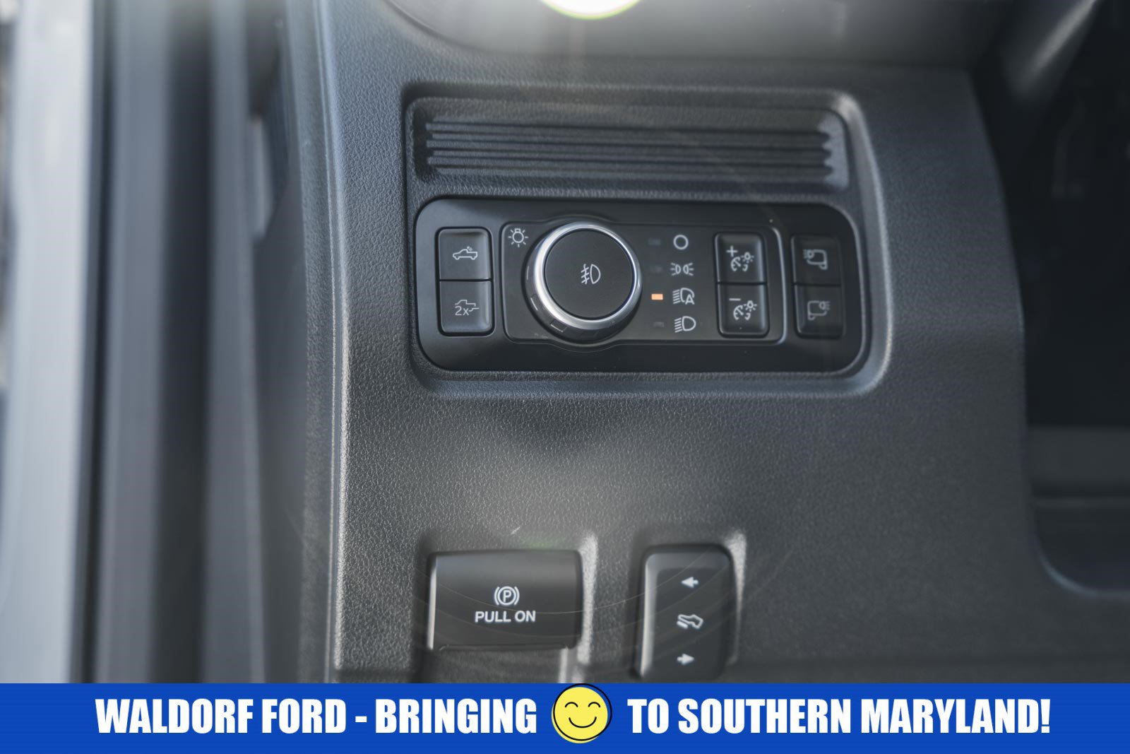 Used 2025 Ford F350 Lariat w/ Chrome Package image 50