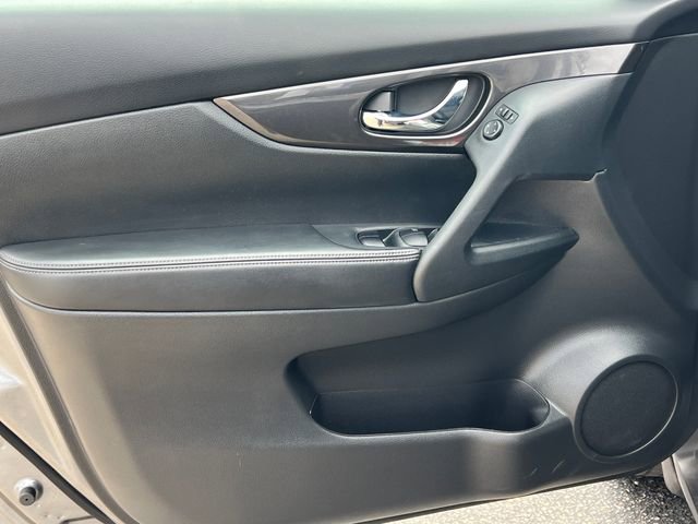 Used 2020 Nissan Rogue S FWD image 14