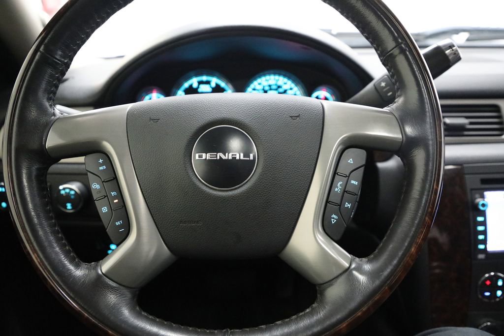 Used 2011 GMC Sierra 3500 Denali AWD/4WD image 3