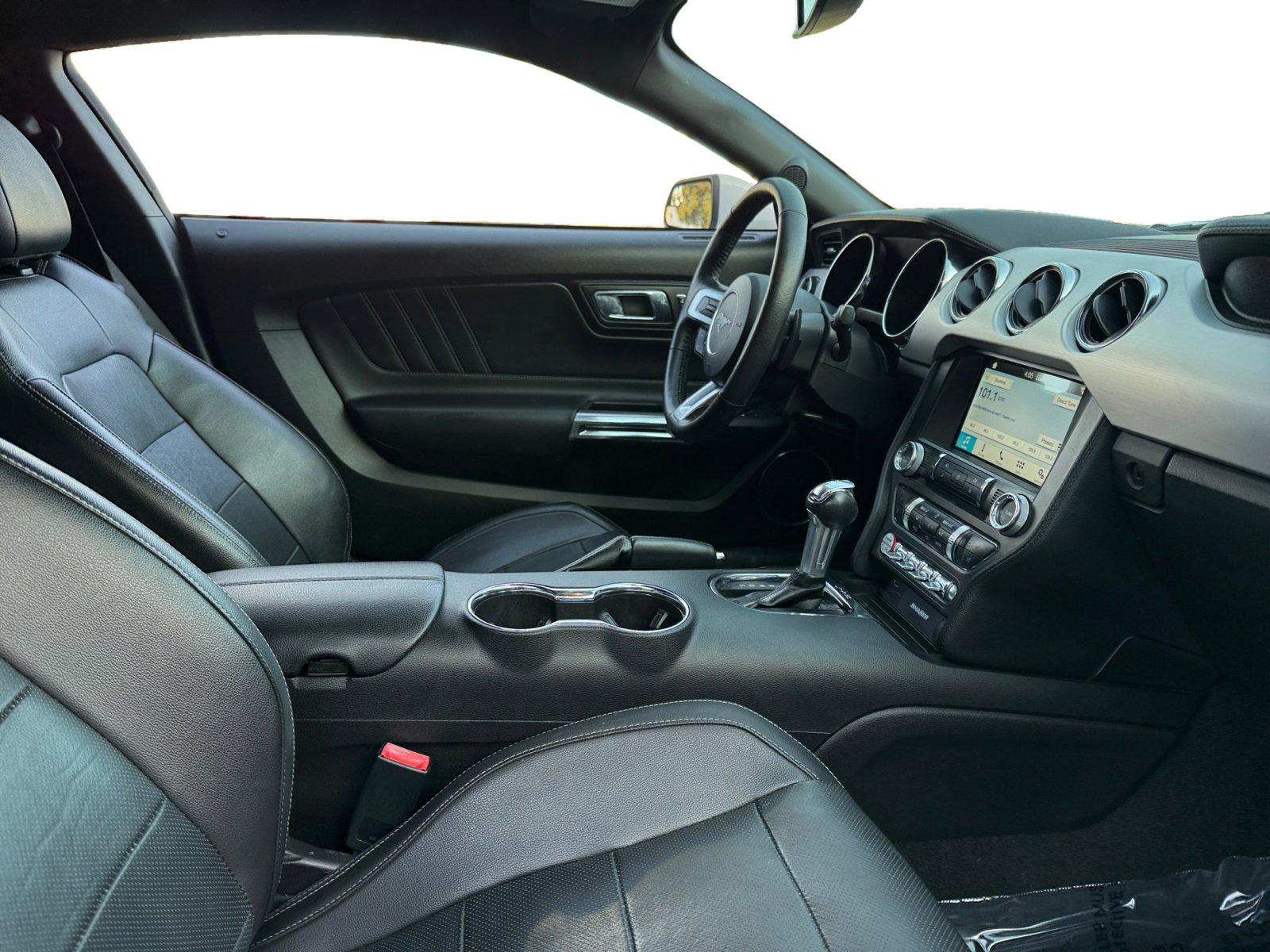 Used 2017 Ford Mustang Premium image 14