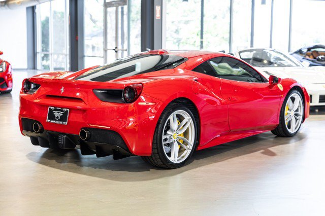 Used 2016 Ferrari 488 GTB RWD image 6