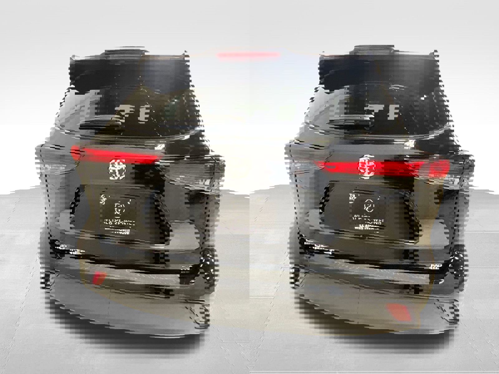 Used 2023 Toyota Highlander L image 3