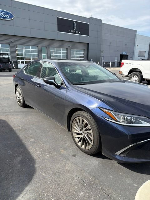 Used 2025 Lexus ES 350 w/ Accessory Package (Z2) FWD image 14