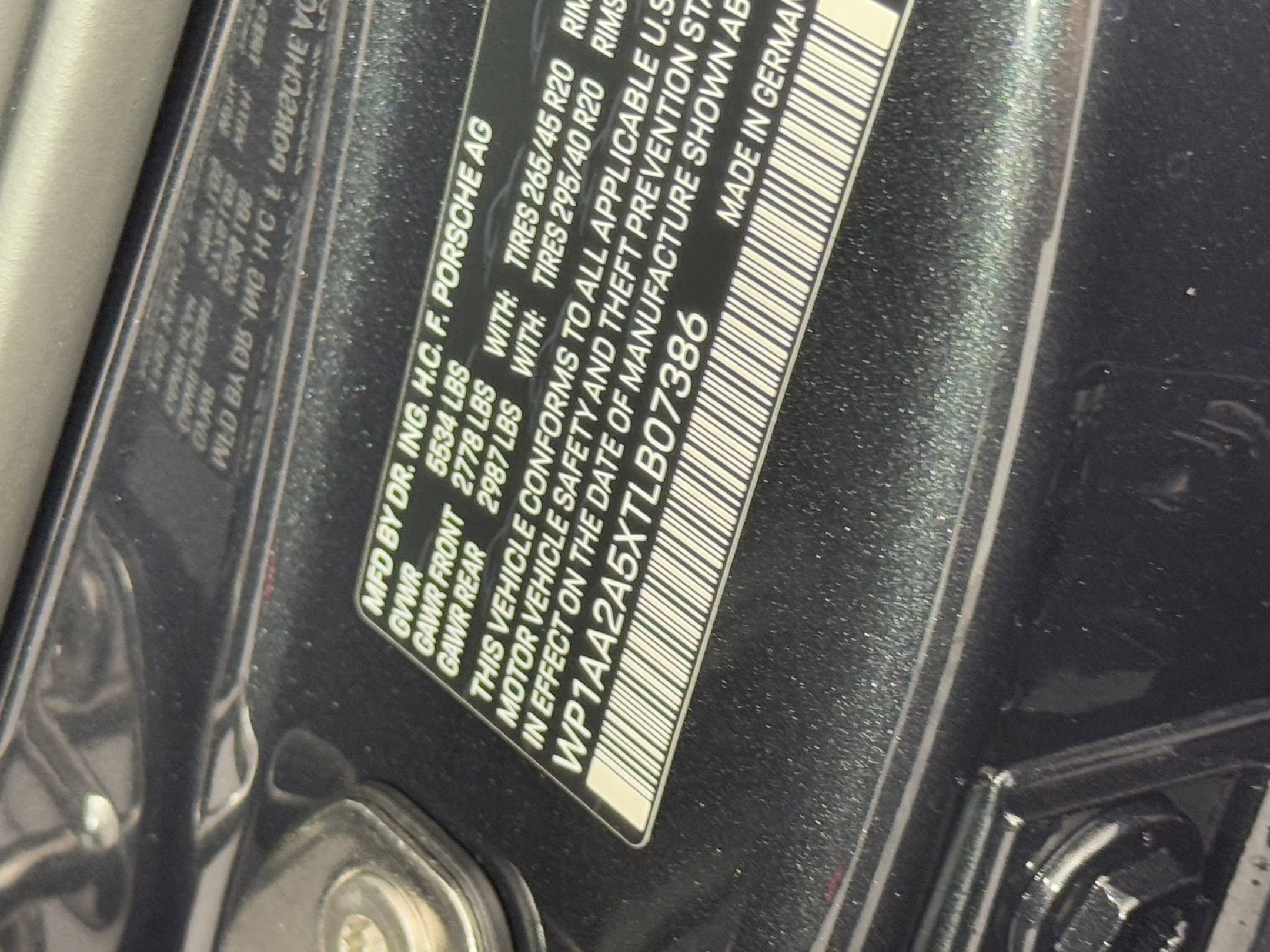 Certified 2026 Porsche Macan AWD/4WD image 24