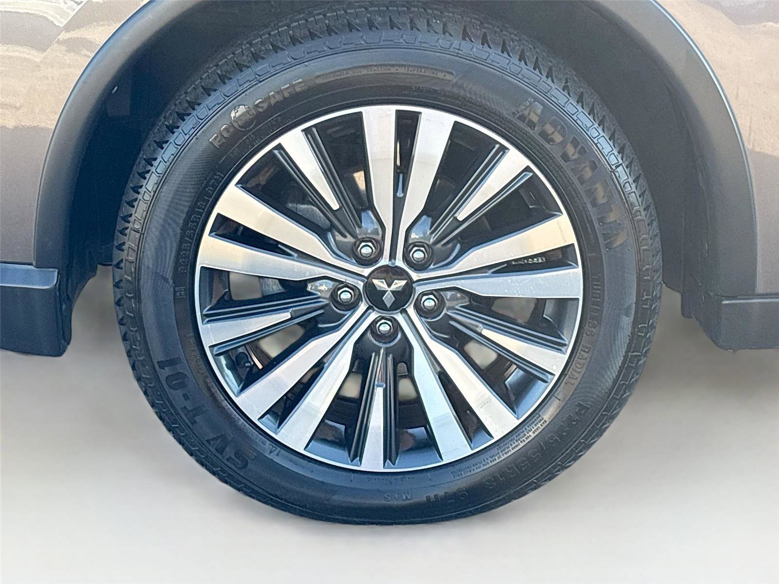 Used 2020 Mitsubishi Outlander ES image 30