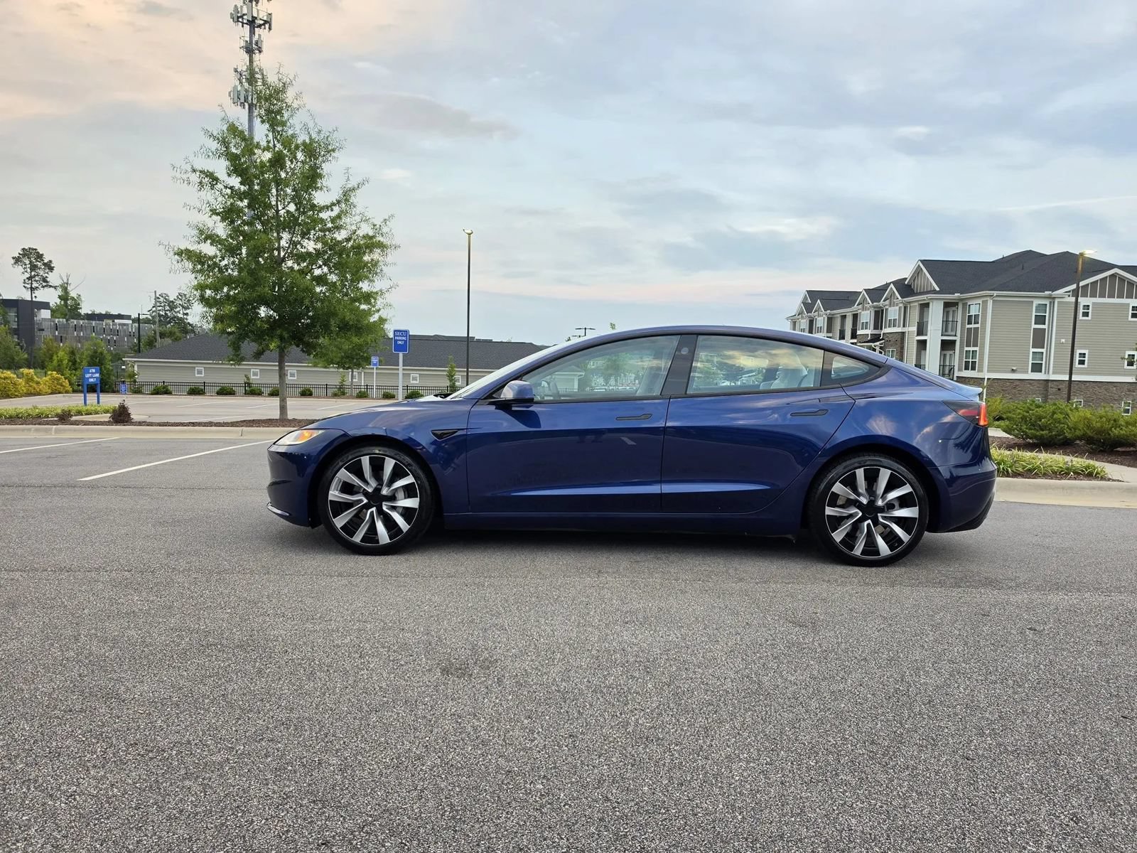 Used 2025 Tesla Model 3 RWD image 6