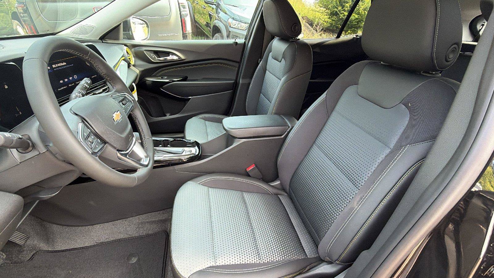 New 2026 Chevrolet Trax LT w/ Driver Confidence Package FWD image 4