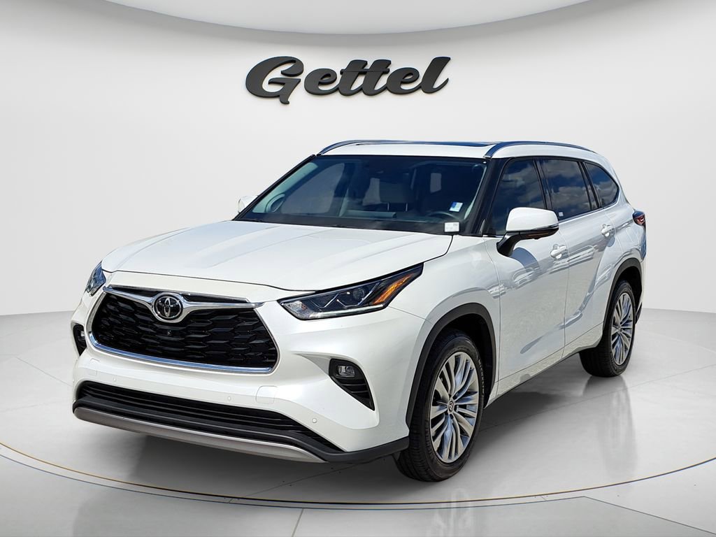 Used 2023 Toyota Highlander Platinum image 1