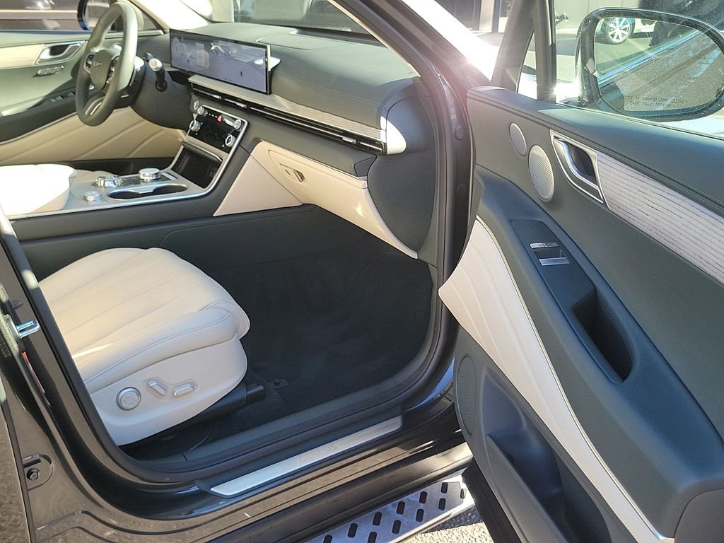 Used 2025 Genesis GV80 2.5T Advanced image 42
