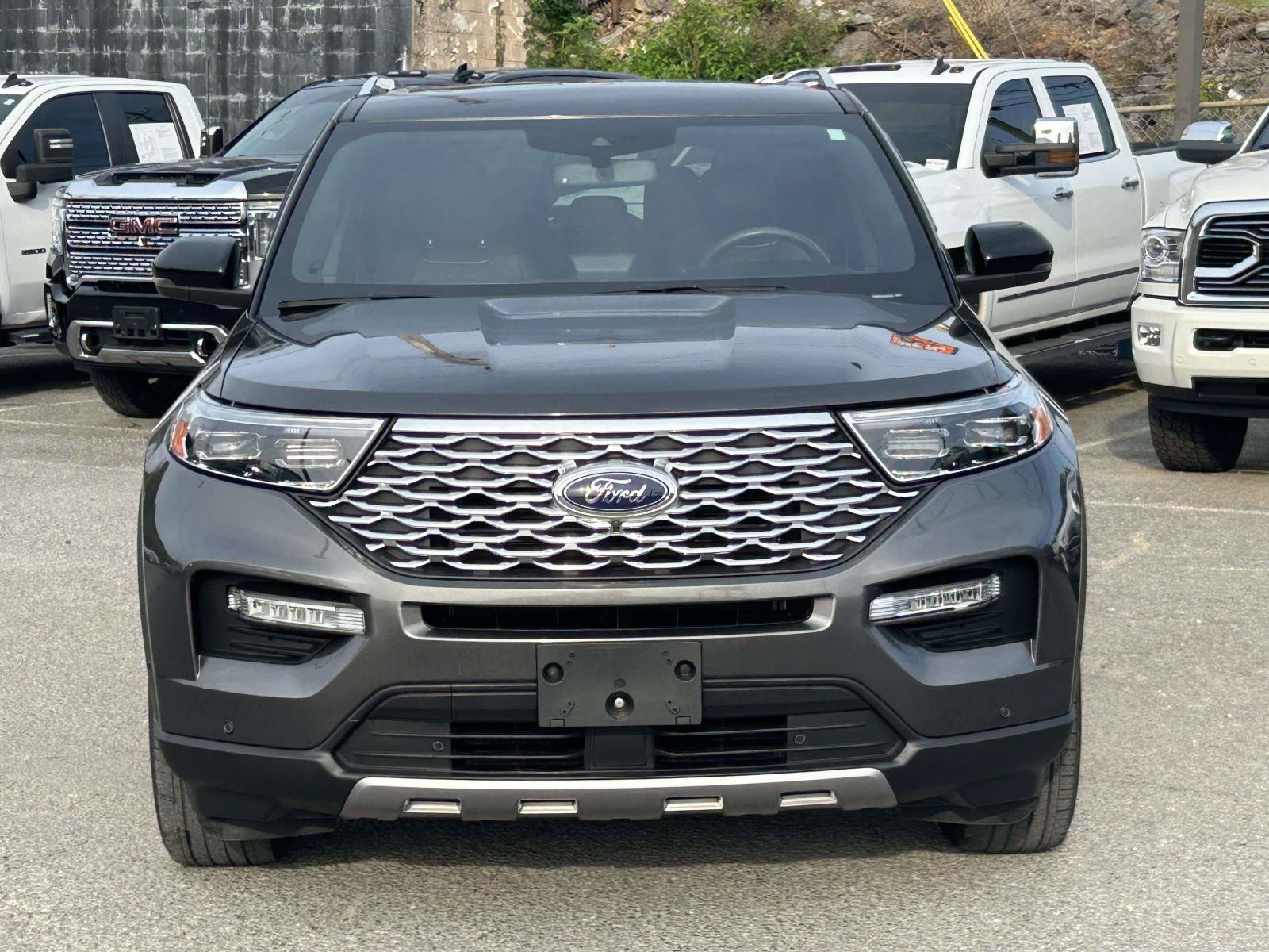 Used 2020 Ford Explorer Platinum w/ Premium Technology Package AWD/4WD image 2