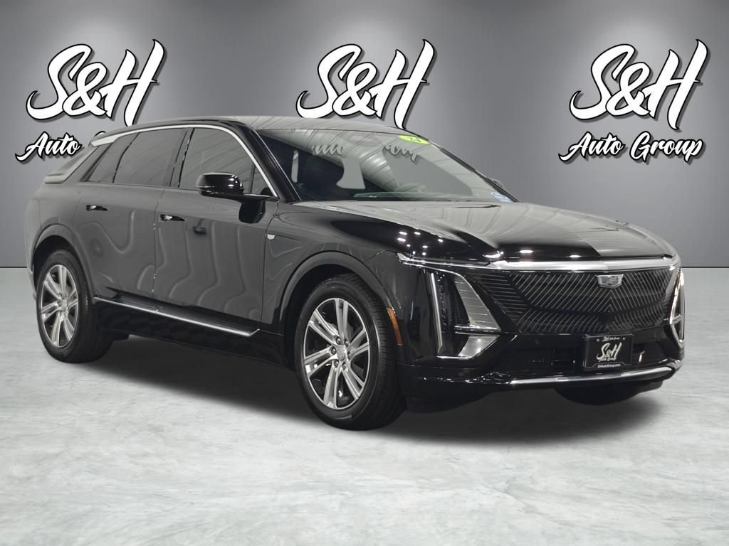 Used 2024 Cadillac Lyriq Tech RWD image 2
