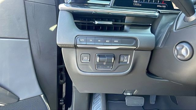 Used 2024 Cadillac Escalade Sport AWD/4WD image 27