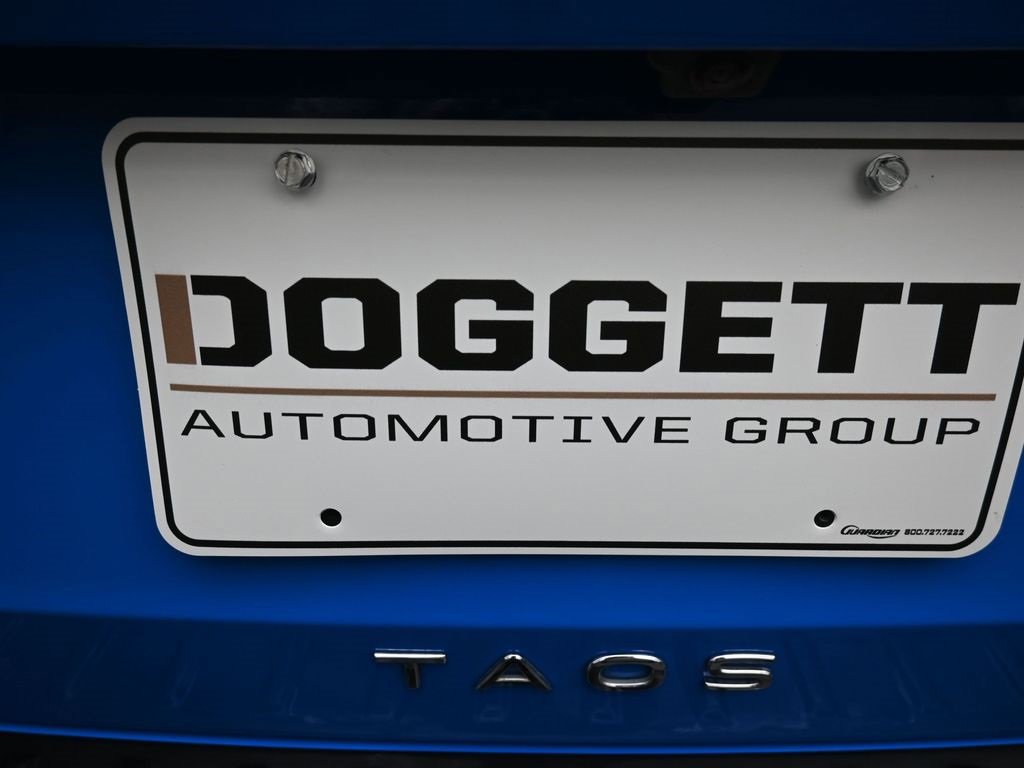 Used 2024 Volkswagen Taos SE w/ Panoramic Sunroof Package image 23