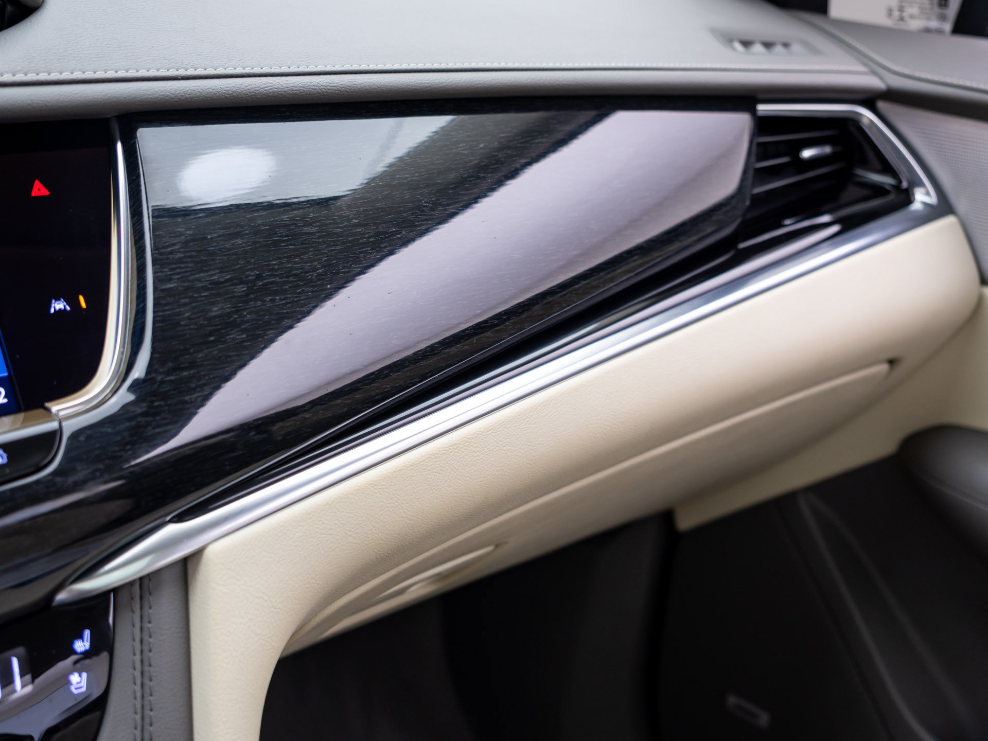 Used 2023 Cadillac XT6 Premium Luxury AWD/4WD image 28