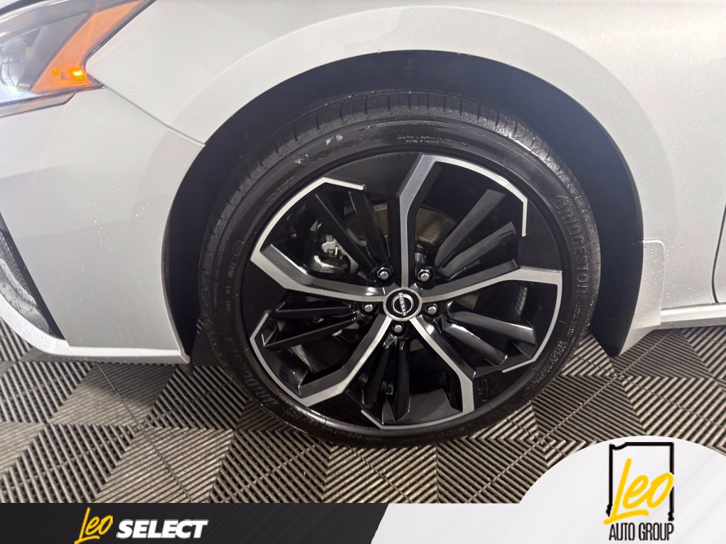 Used 2025 Nissan Altima 2.5 SR w/ SR Premium Package AWD/4WD image 24