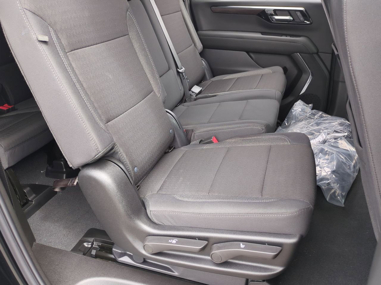 New 2026 Chevrolet Suburban LS w/ LPO, Dark Essentials Package image 26