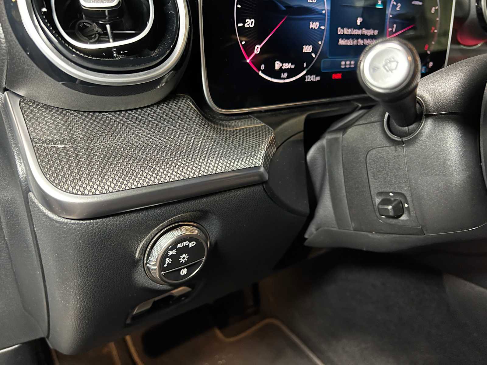 Used 2025 Mercedes-Benz C 300 Sedan image 25