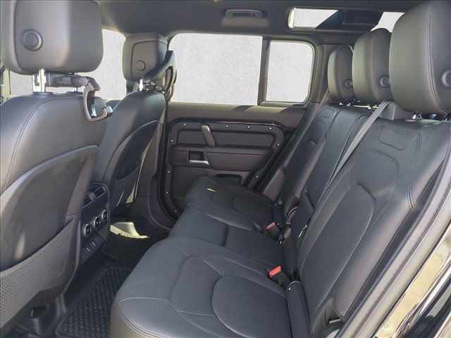New 2026 Land Rover Defender 110 X-Dynamic SE AWD/4WD image 16