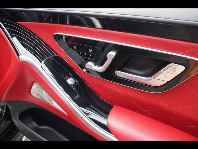 Used 2022 Mercedes-Benz S 580 4MATIC Sedan w/ AMG Line Package image 13