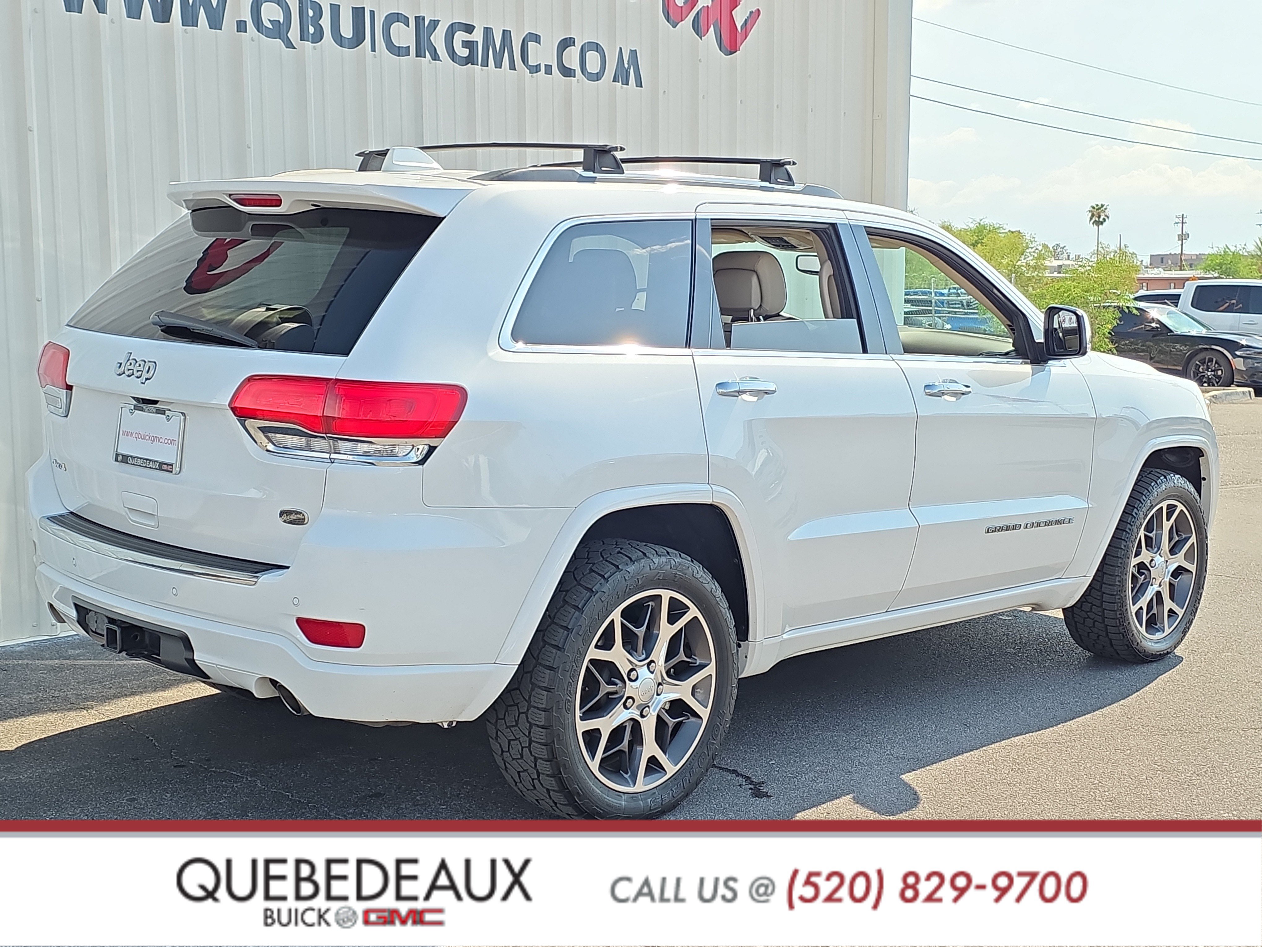 Used 2020 Jeep Grand Cherokee Overland AWD/4WD image 7