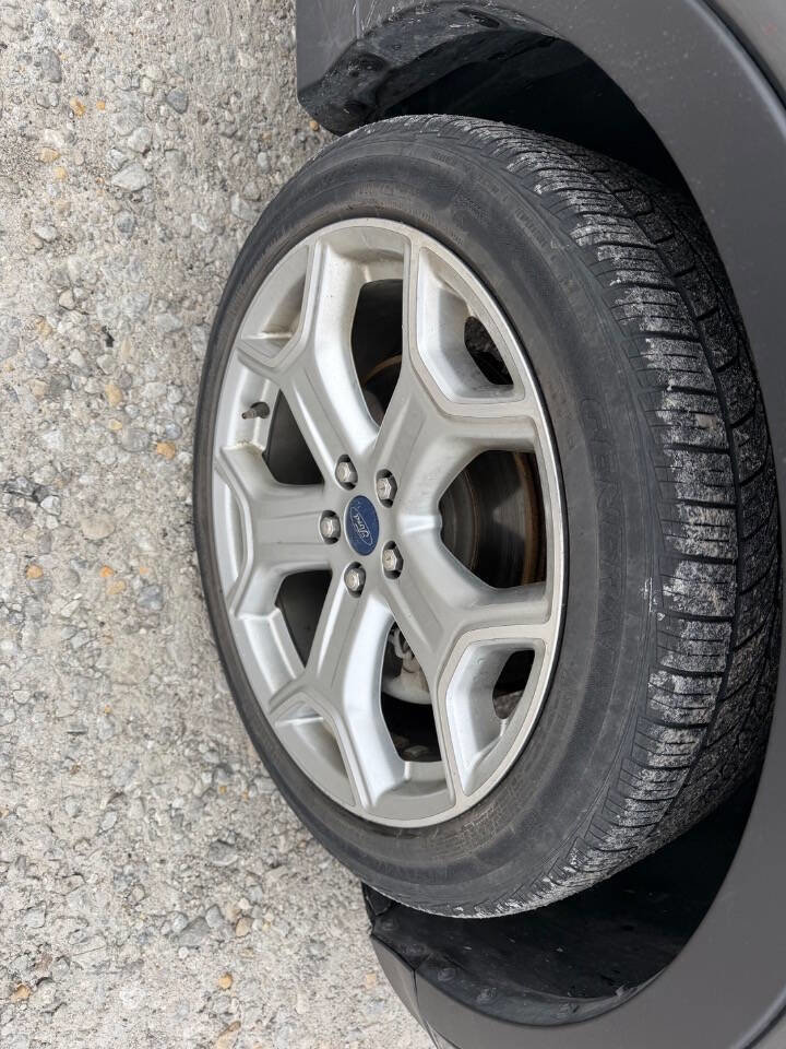 Used 2017 Ford Escape Titanium image 12