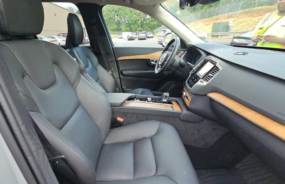 Used 2024 Volvo XC90 B5 Plus AWD/4WD image 6