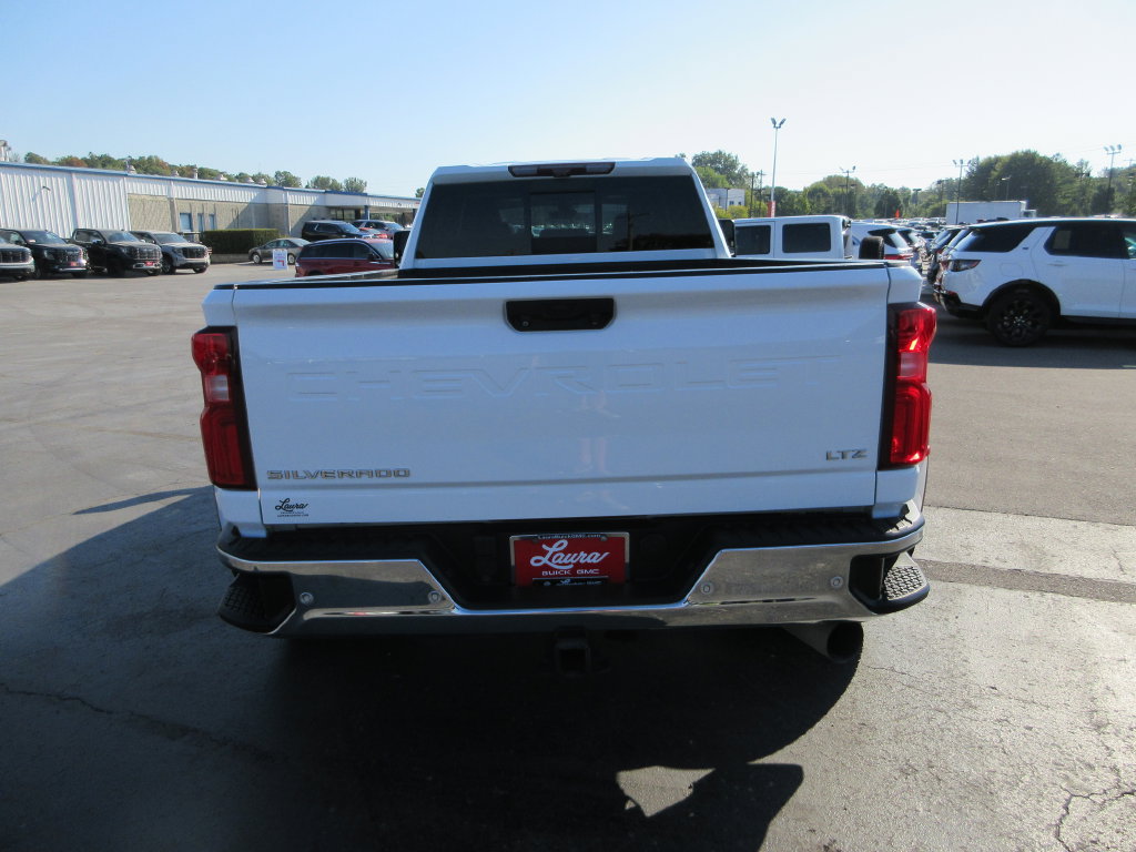 Certified 2022 Chevrolet Silverado 3500 LTZ w/ LTZ Convenience Package AWD/4WD image 7