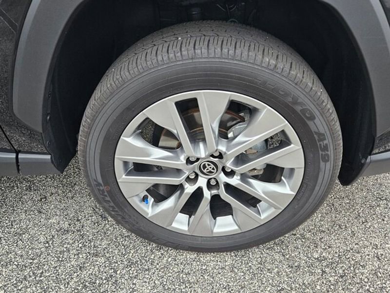 Used 2024 Toyota RAV4 XLE Premium image 15