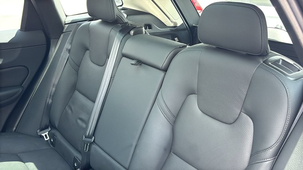 Certified 2025 Volvo XC60 T8 Plus w/ Protection Package Premier AWD/4WD image 26