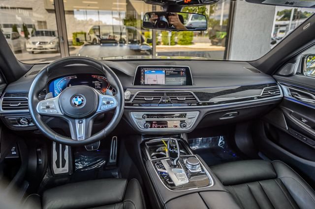 Used 2022 BMW 740i w/ M Sport Package RWD image 23
