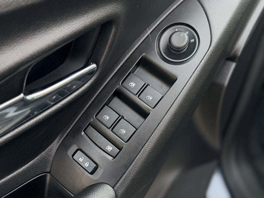 Used 2021 Chevrolet Trax LT w/ Sport Edition image 9