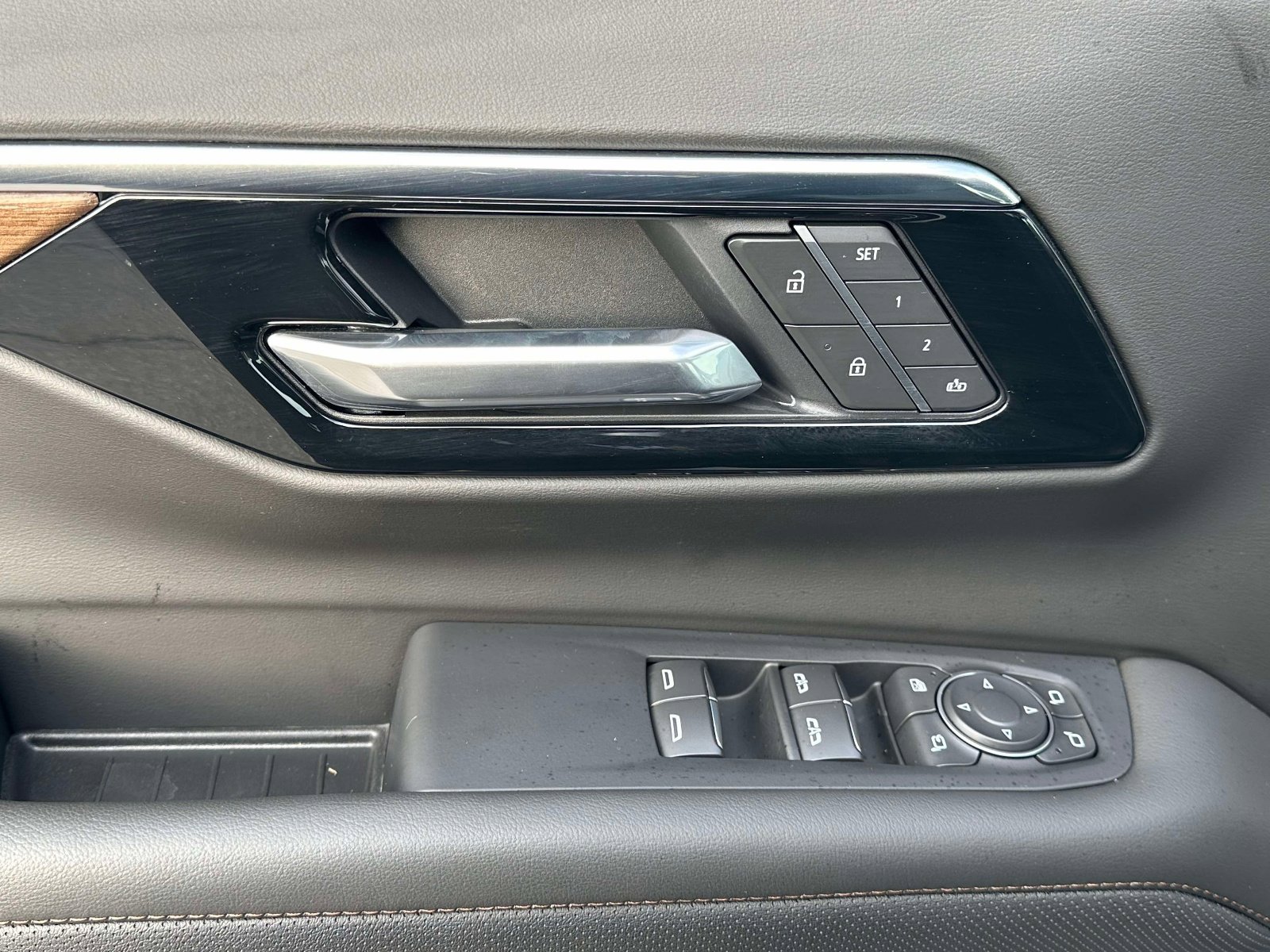 Used 2025 Chevrolet Tahoe High Country w/ LPO, Illumination Package image 22