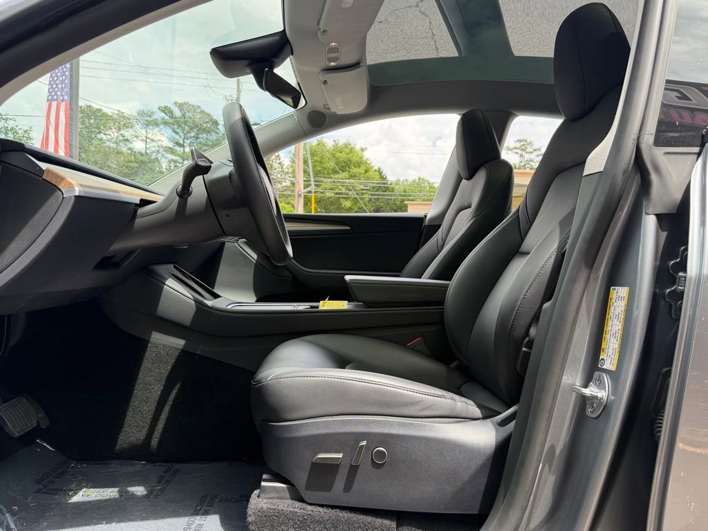 Used 2024 Tesla Model Y Long Range AWD/4WD image 25