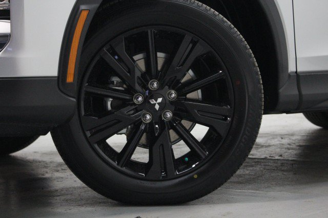 New 2026 Mitsubishi Eclipse Cross LE AWD/4WD image 3