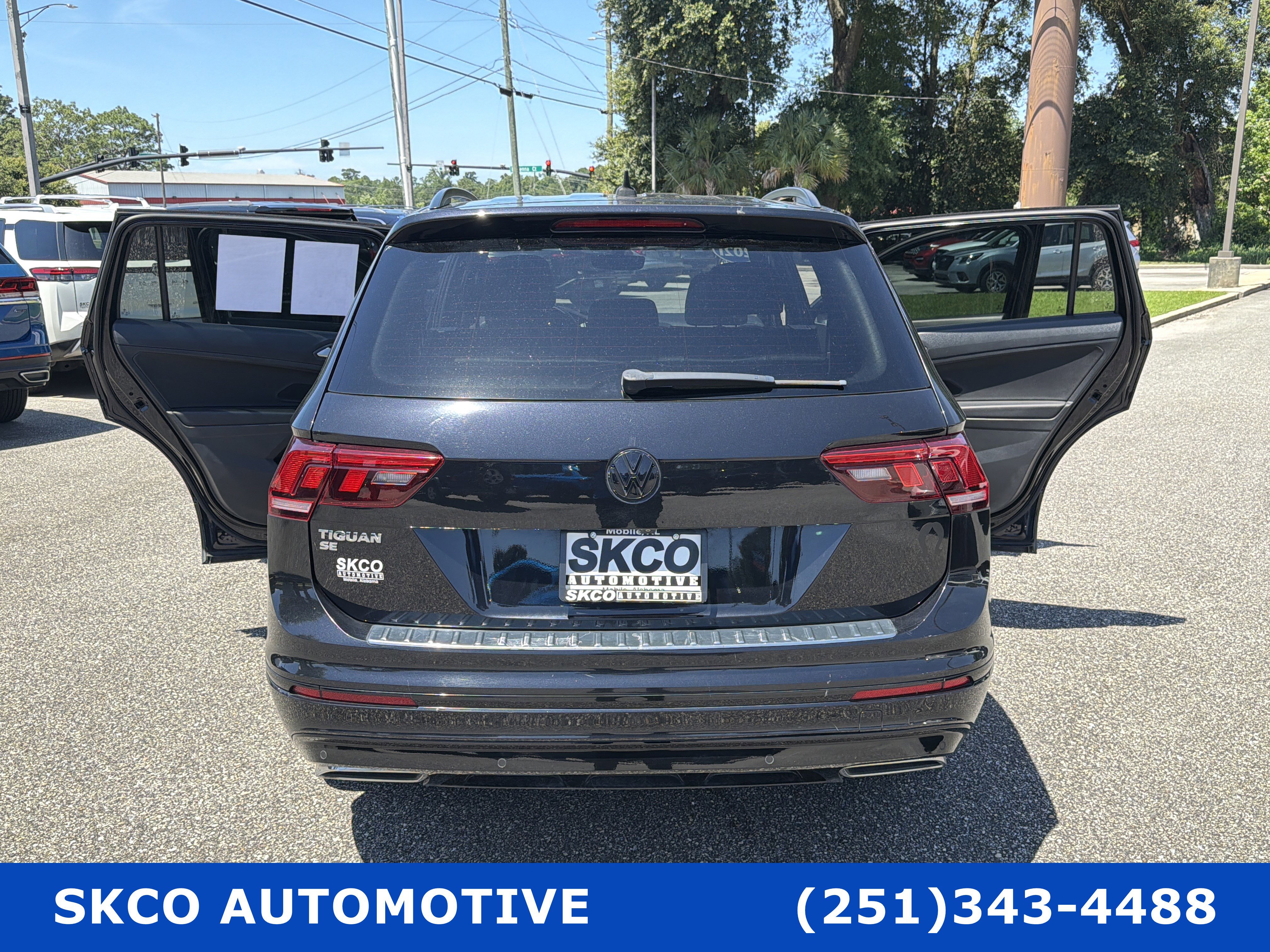 Used 2021 Volkswagen Tiguan SE FWD image 31