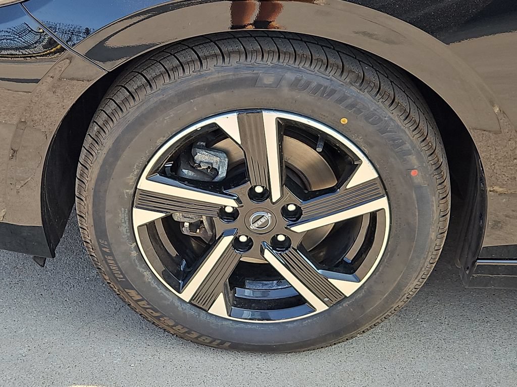 Used 2024 Nissan Sentra SV FWD image 14