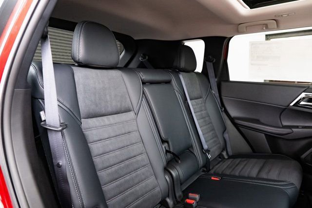 New 2025 Mitsubishi Outlander SE AWD/4WD image 24